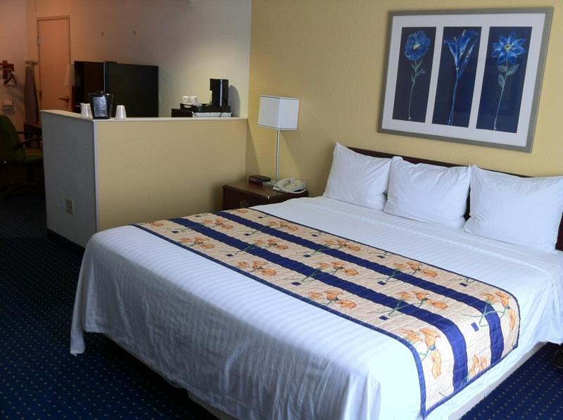Studios And Suites 4 Less - Gum Road Chesapeake Quarto foto